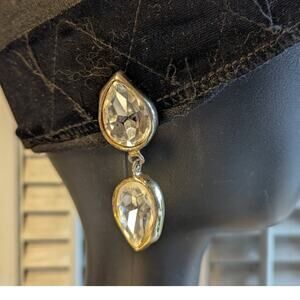 Vintage teardrop crystal dangle clip on earrings gold tone
